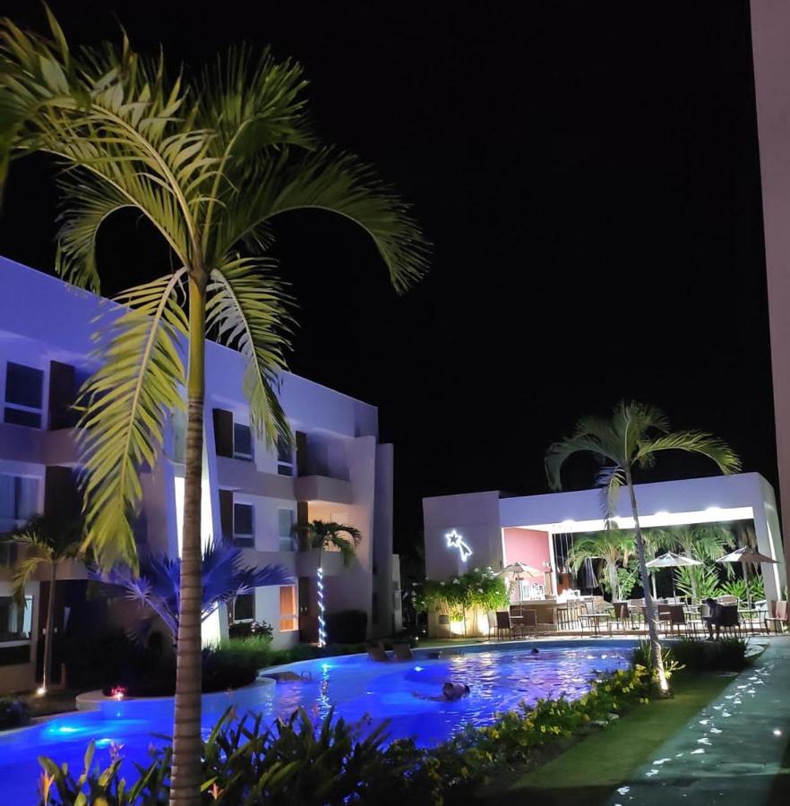 Guarajuba Porto Smeralda Village C02, Terreo - Guarajuba Temporada, Viva Mais De Uma Experiencia De Hospedagem Conosco! 130M Da Praia Exterior photo